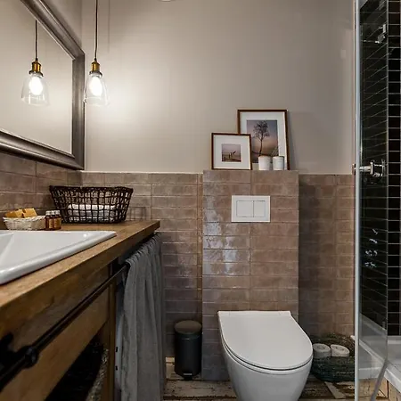 Live & Travel Old Town