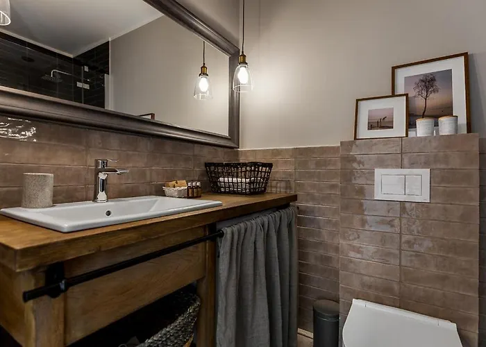 Live & Travel Old Town