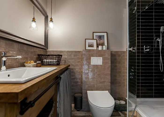 Live & Travel Old Town