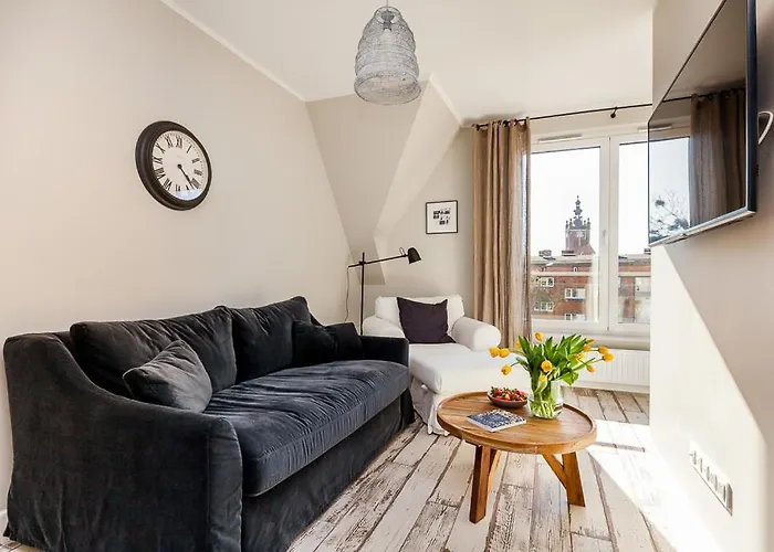 Live & Travel Old Town